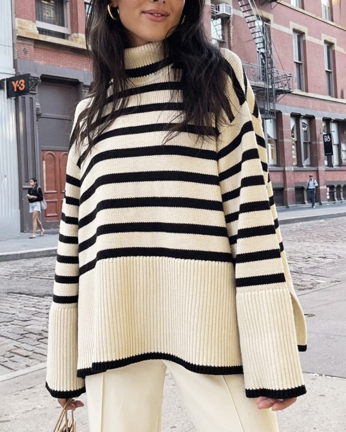 Maglione Oversize a Righe con Collo Alto per Donna