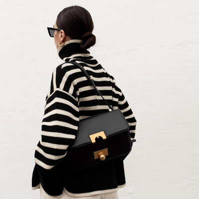 Maglione Oversize a Righe con Collo Alto per Donna