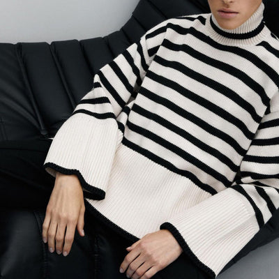 Maglione Oversize a Righe con Collo Alto per Donna