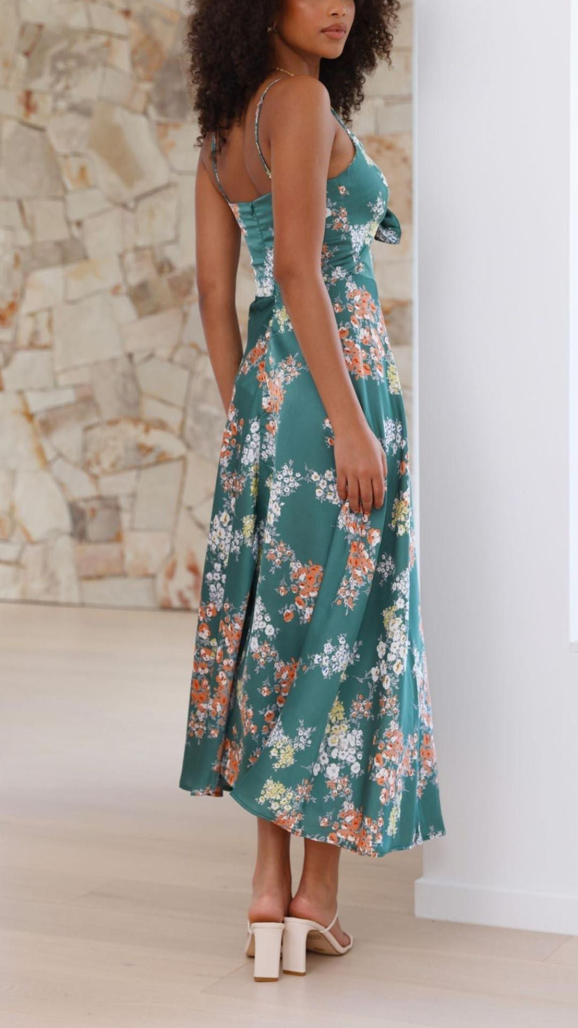 Abito Midi in Satin con Motivo Floreale