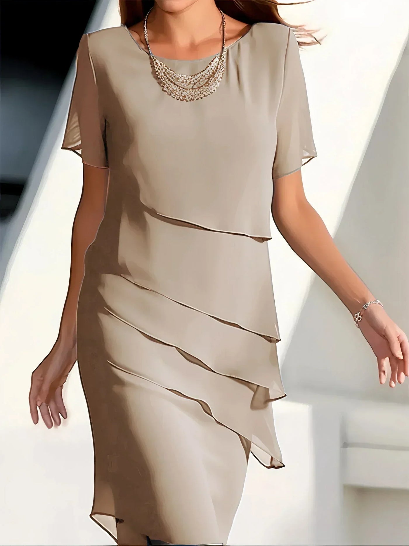 Abito Midi Elegante in Chiffon Leggero a Strati