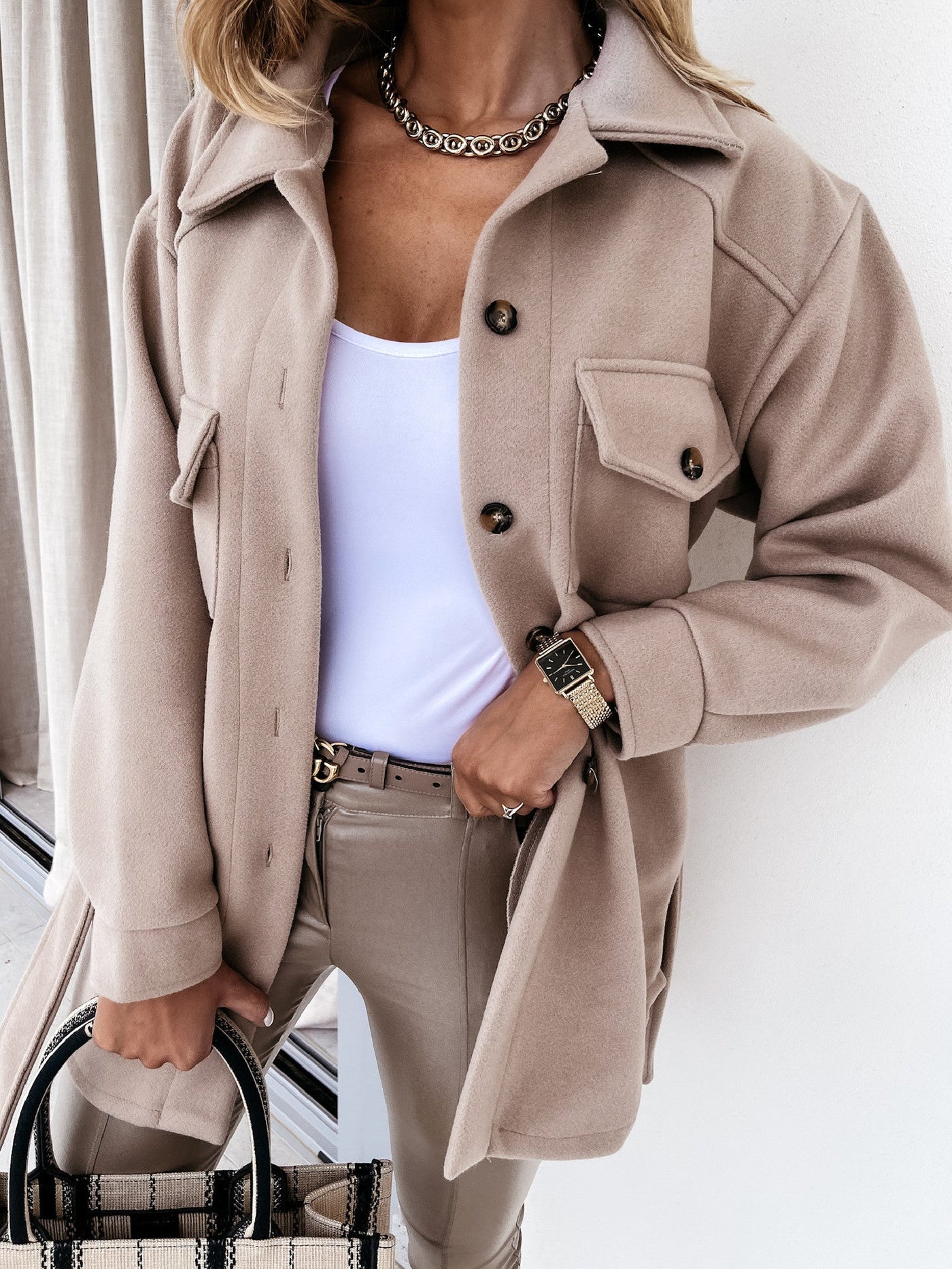 Elegante Cappotto Trench Invernale con Tasche e Cintura – Giulia
