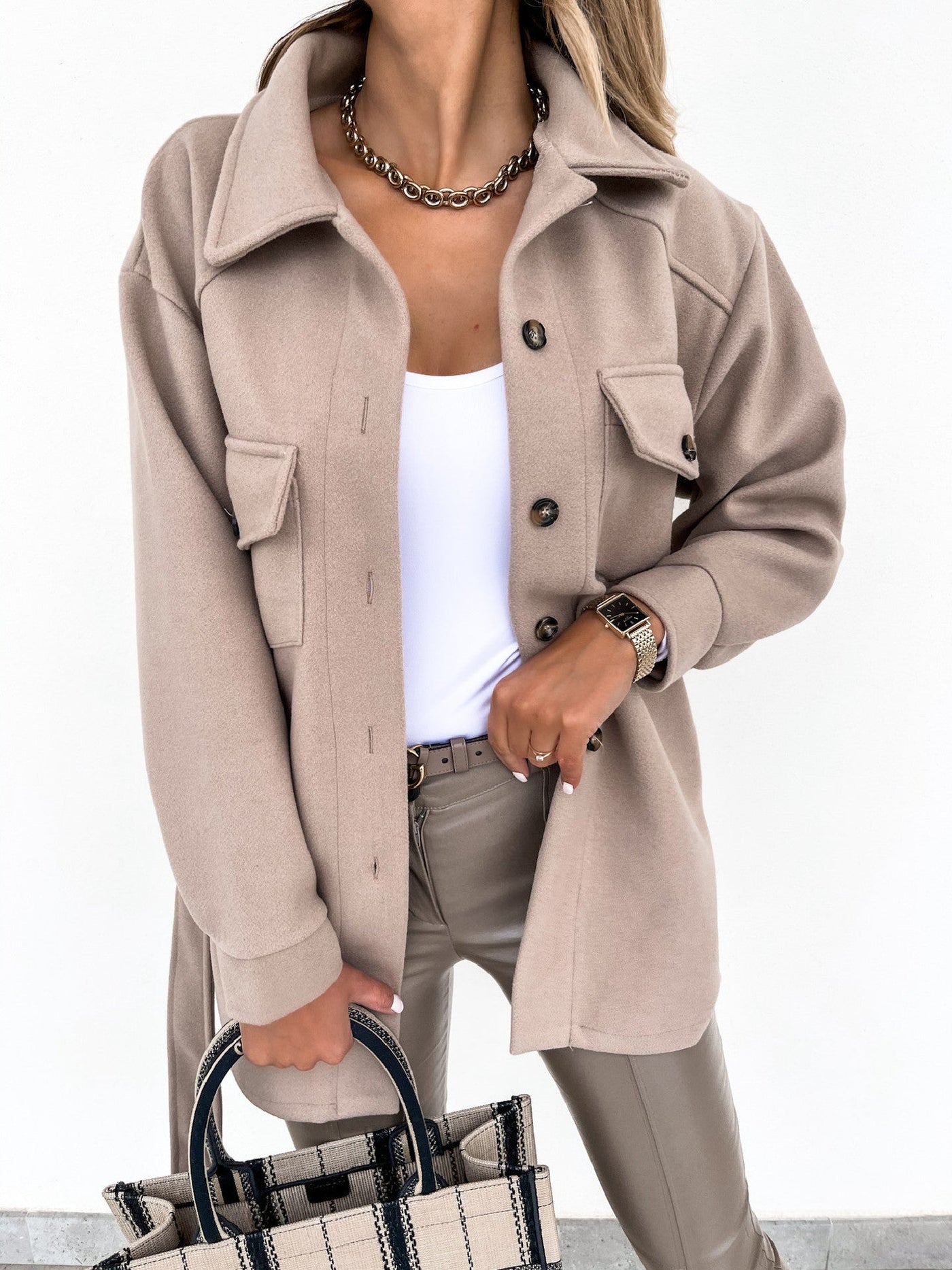Elegante Cappotto Trench Invernale con Tasche e Cintura – Giulia