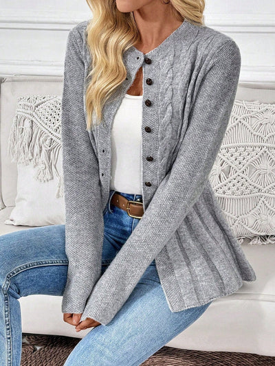 Giulia Elegante Cardigan Donna – Maglia a Treccia con Bottoni e Design Svasato
