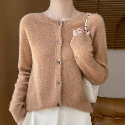 Cardigan Elegante Donna in Lana Merino – Morbido, Caldo e Raffinato come il Cashmere
