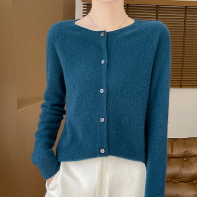 Cardigan Elegante Donna in Lana Merino – Morbido, Caldo e Raffinato come il Cashmere