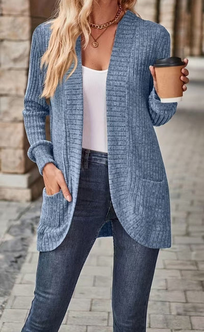 Cardigan Lungo Marta per Donna – Elegante Maglia a Coste con Tasche