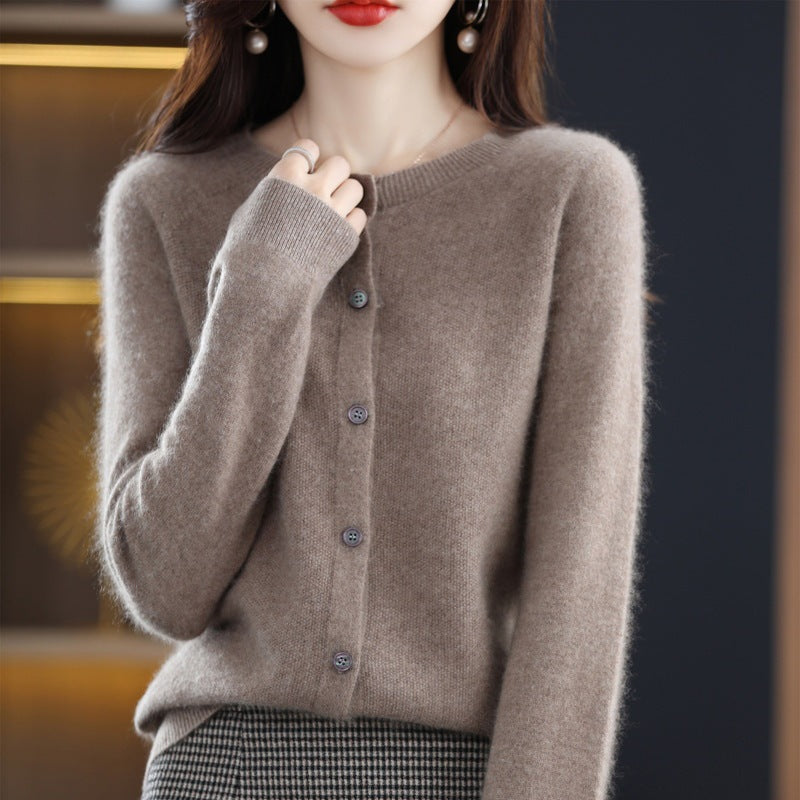 Cardigan Elegante Sofia in Morbido e Leggero Lana Merino – Caldo e Confortevole