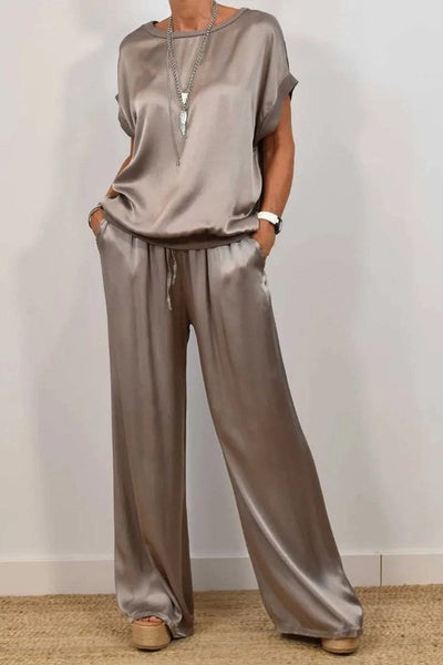 Completo Elegante da Donna in Raso con Blusa e Pantaloni – Valentina