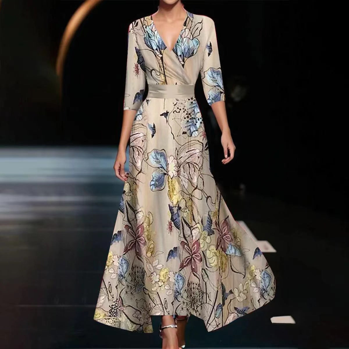 Abito Lungo Elegante con Stampa e Scollo a V