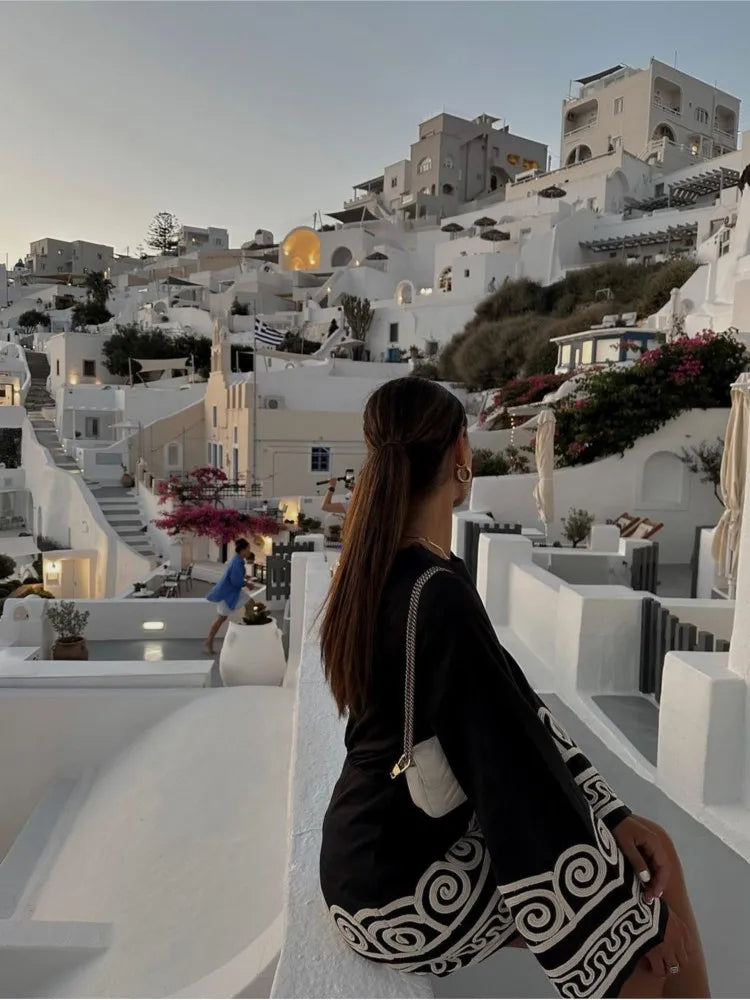 Abito Corto Mykonos con Ricami e Maniche Lunghe