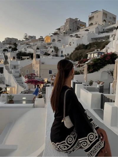 Abito Corto Mykonos con Ricami e Maniche Lunghe