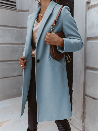 Giulia: Cappotto Elegante con Collo Revers e Chiusura a Bottone