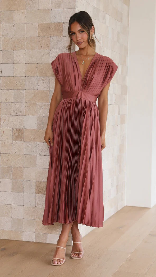 Abito Lungo Plissettato in Satin con Scollo a V