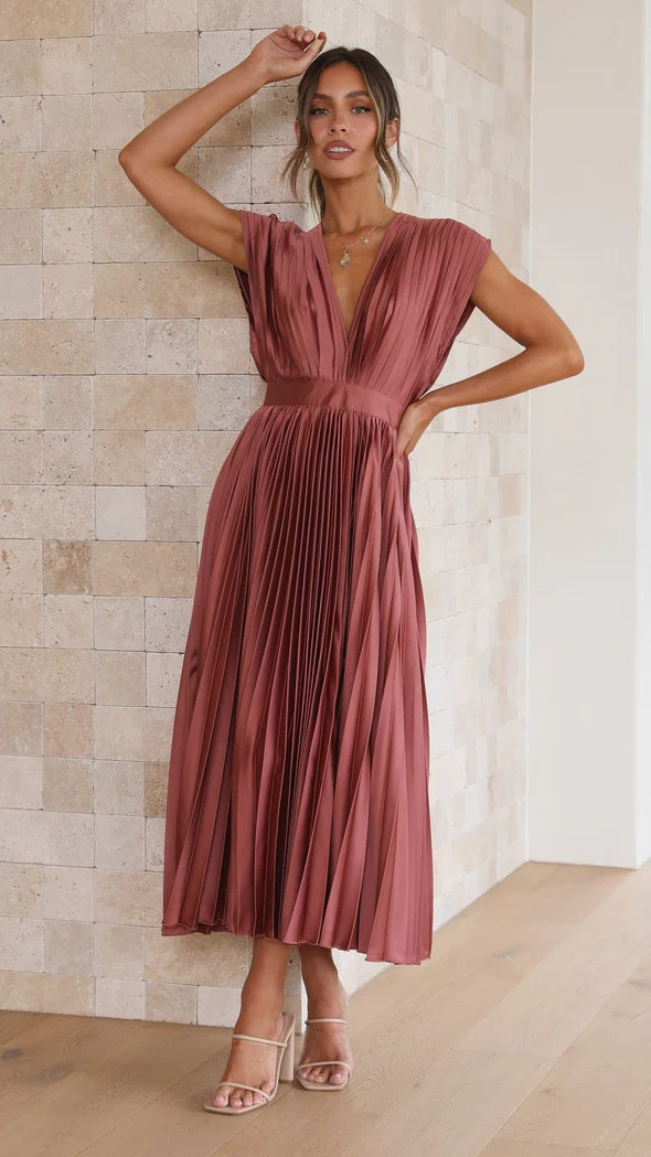 Abito Lungo Plissettato in Satin con Scollo a V