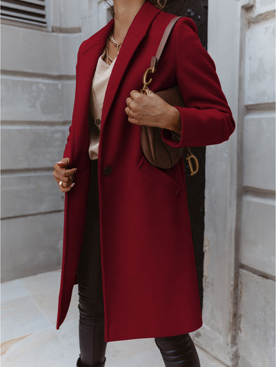 Giulia: Cappotto Elegante con Collo Revers e Chiusura a Bottone
