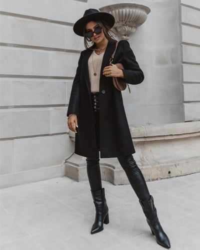 Giulia: Cappotto Elegante con Collo Revers e Chiusura a Bottone
