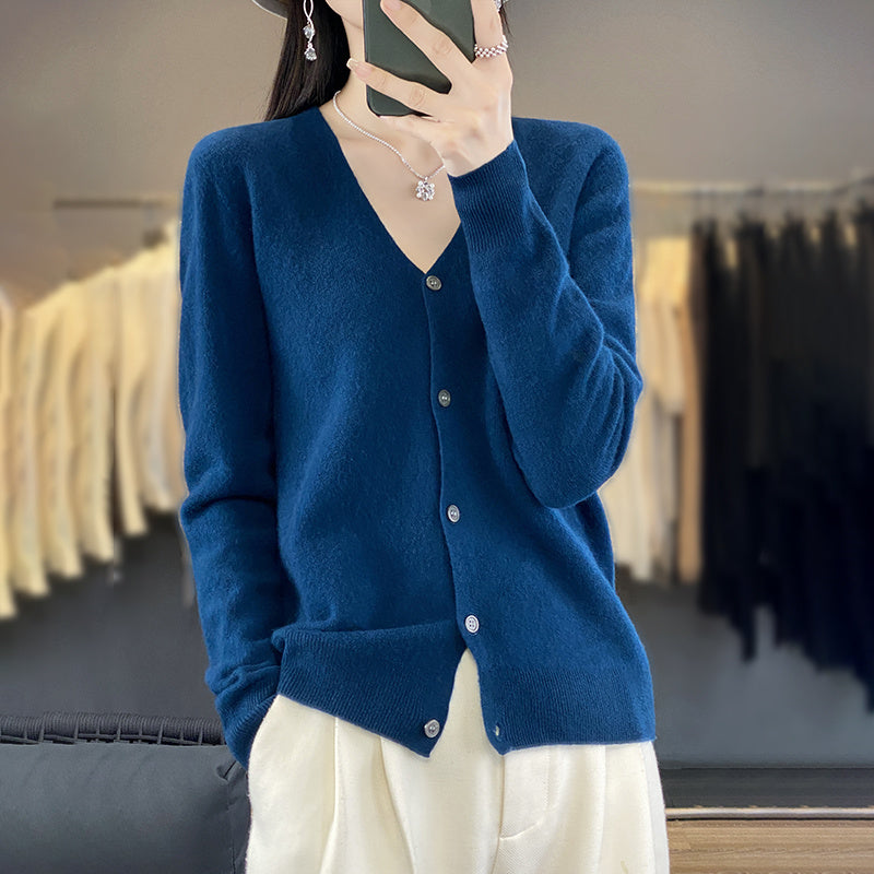 Cardigan Elegante Anna in Lana – Morbido, Caldo e Versatile per Ogni Occasione