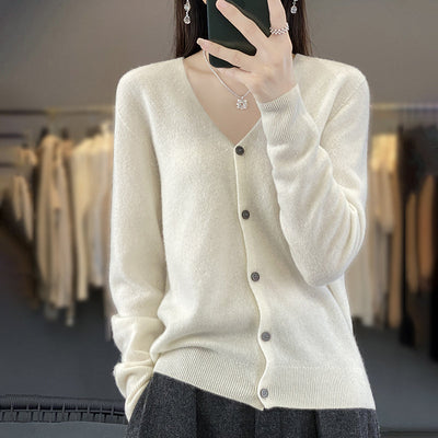 Cardigan Elegante Anna in Lana – Morbido, Caldo e Versatile per Ogni Occasione