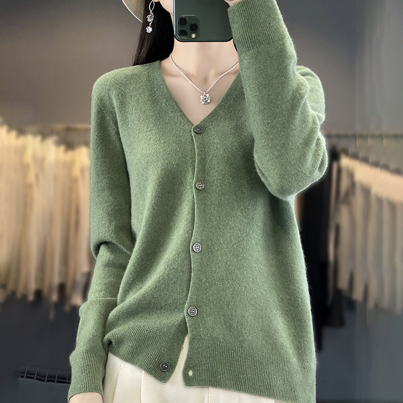 Cardigan Elegante Anna in Lana – Morbido, Caldo e Versatile per Ogni Occasione
