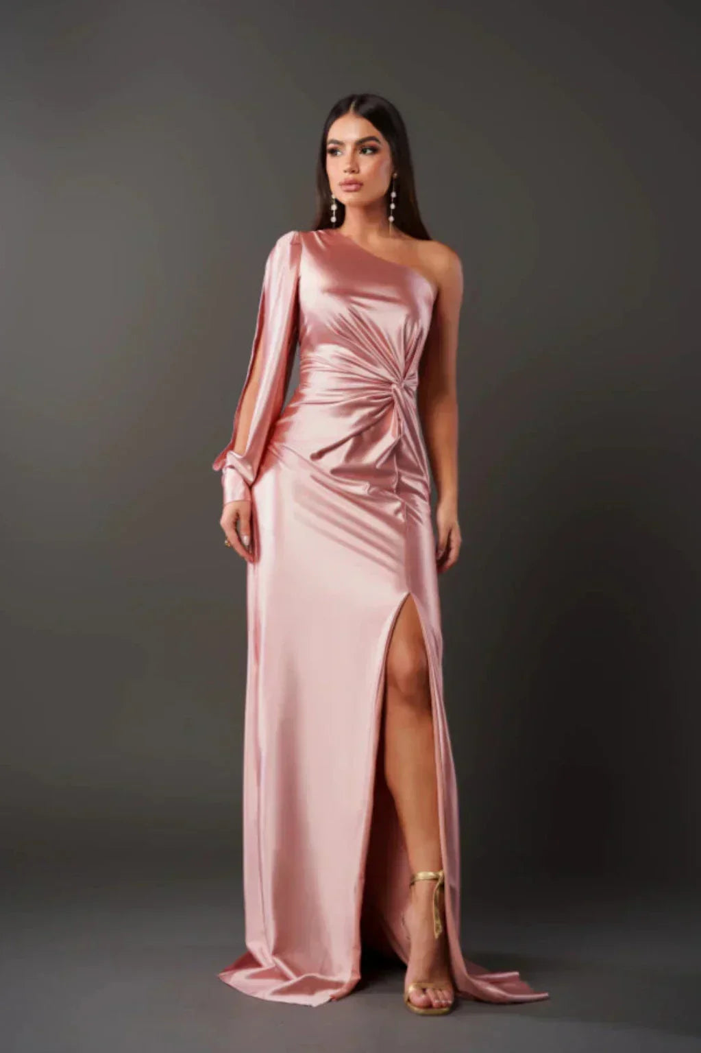 Valeria - Abito Lungo Asimmetrico in Satin con Drappeggiature